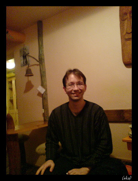 Rytier pózuje.
